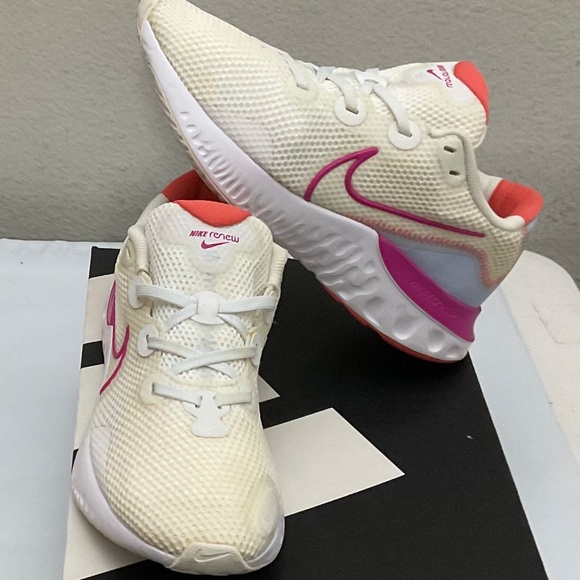 Size - US 8 / EUR 39 - Nike Renew Run White Ember Glow W. - Picture 3 of 9